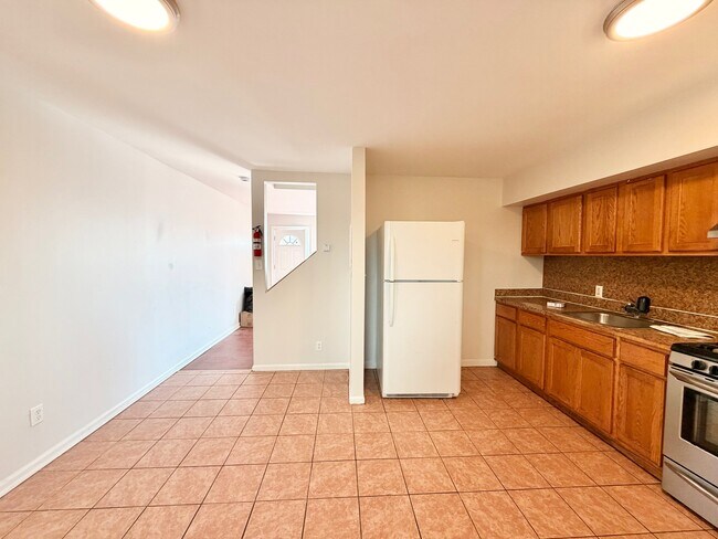Foto del edificio - 813 Fisher Ave