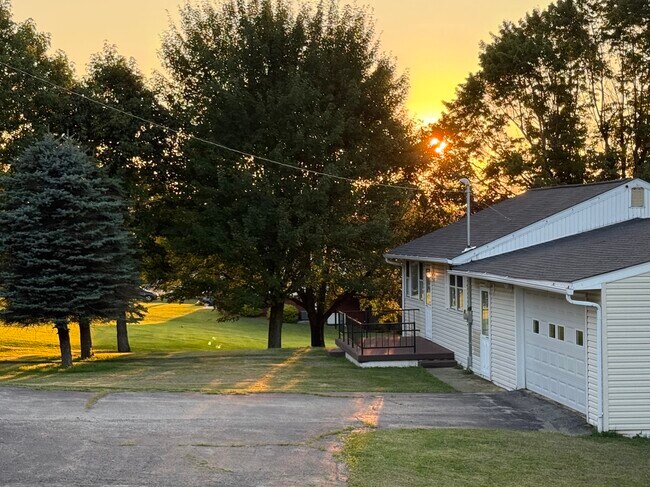 Foto del edificio - 945 E Pike Rd