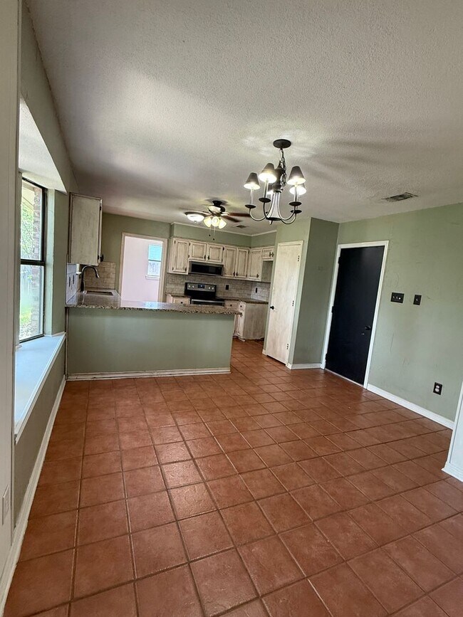 Foto del edificio - 3 Bedroom in Hallsville