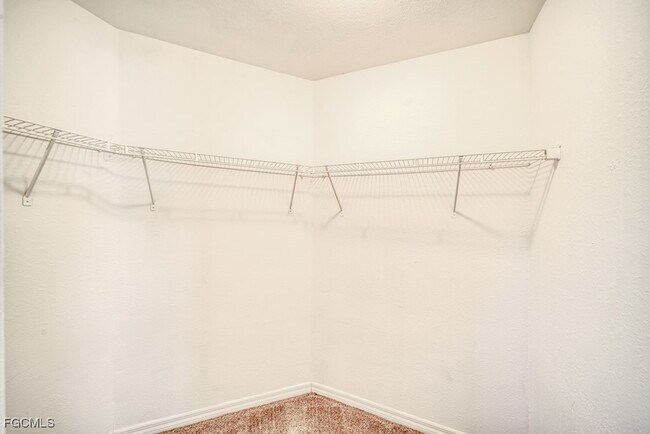 Building Photo - 2004 NE 6th St