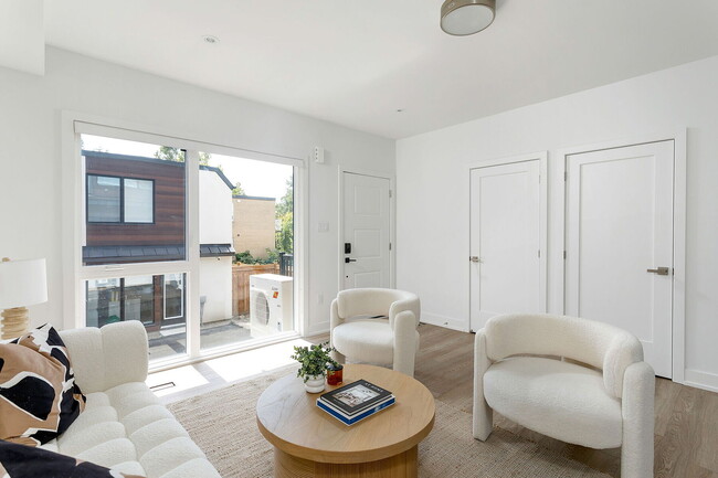 Photo du bâtiment - 103 Cavell Ave