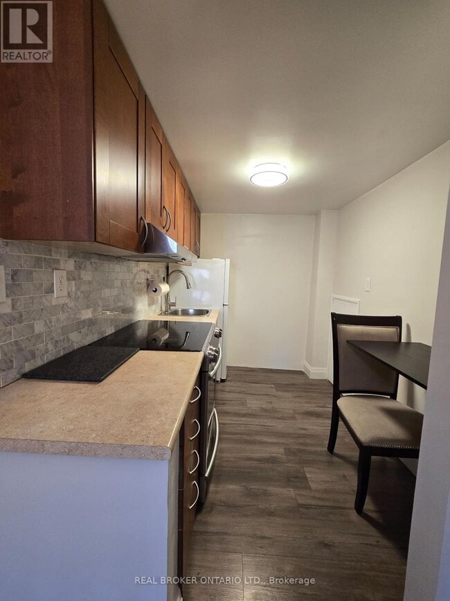 Building Photo - 60 Heatherside Dr