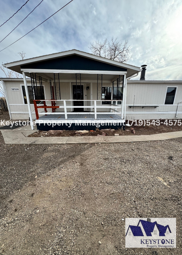 Primary Photo - Country Living in a Newly Remodeled Home 3...