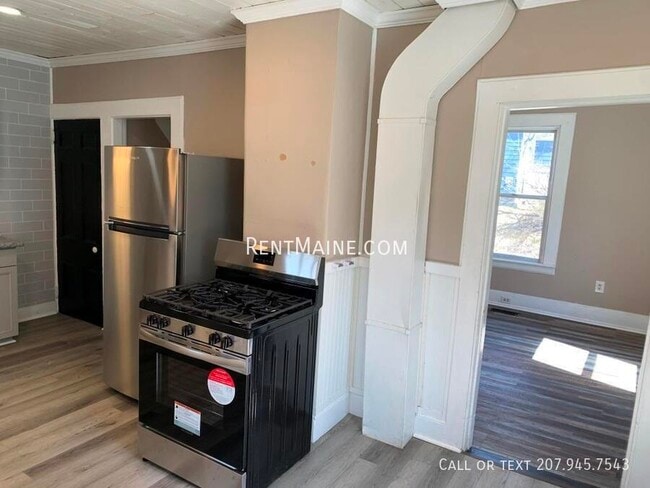 Building Photo - 74 Fruit St