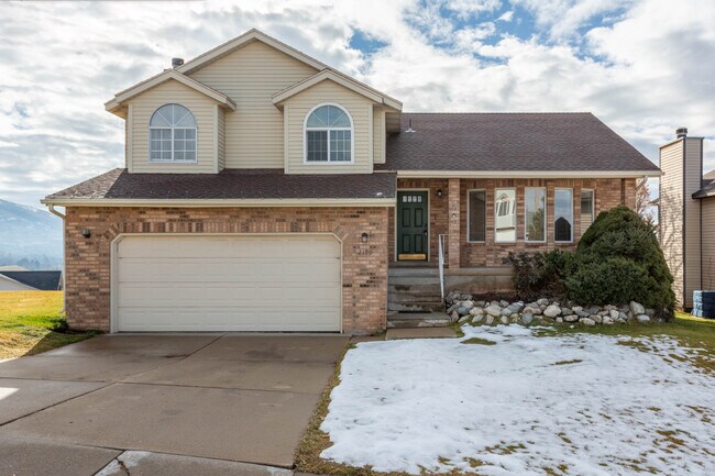 Building Photo - Utah House