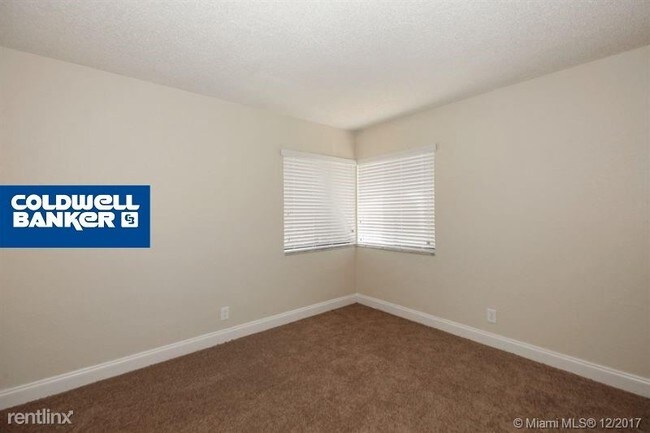 Building Photo - 7140 NW 45th Ct