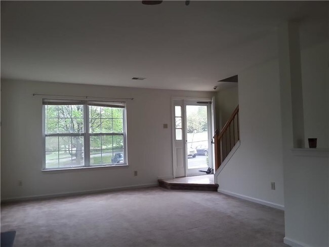 Building Photo - 32 Townview Dr