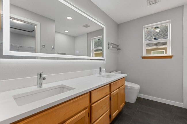 Building Photo - Newly Remodeled Home with Air Conditioning...