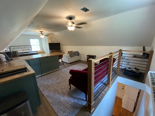 El apartamento tipo estudio (disponible a partir del 1 de agosto) - 420 Cardigan Cir SW