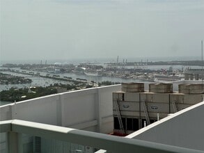 Building Photo - 1900 N Bayshore Dr