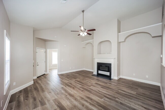 Foto del edificio - 83 Robinson Ln