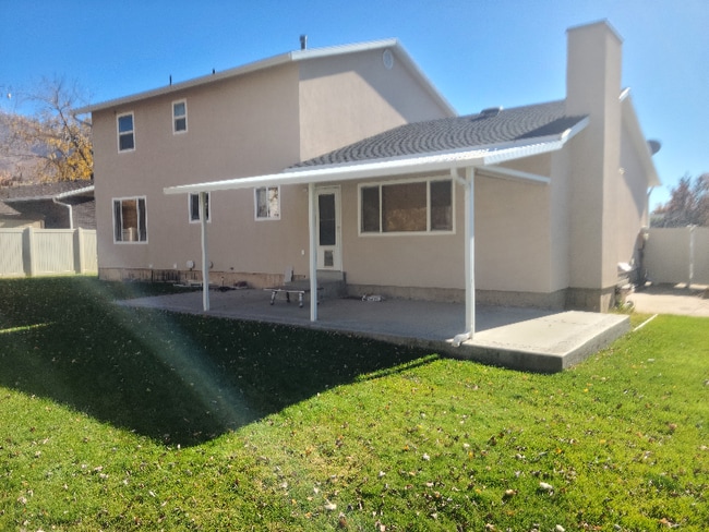 Building Photo - 287 E 600 N