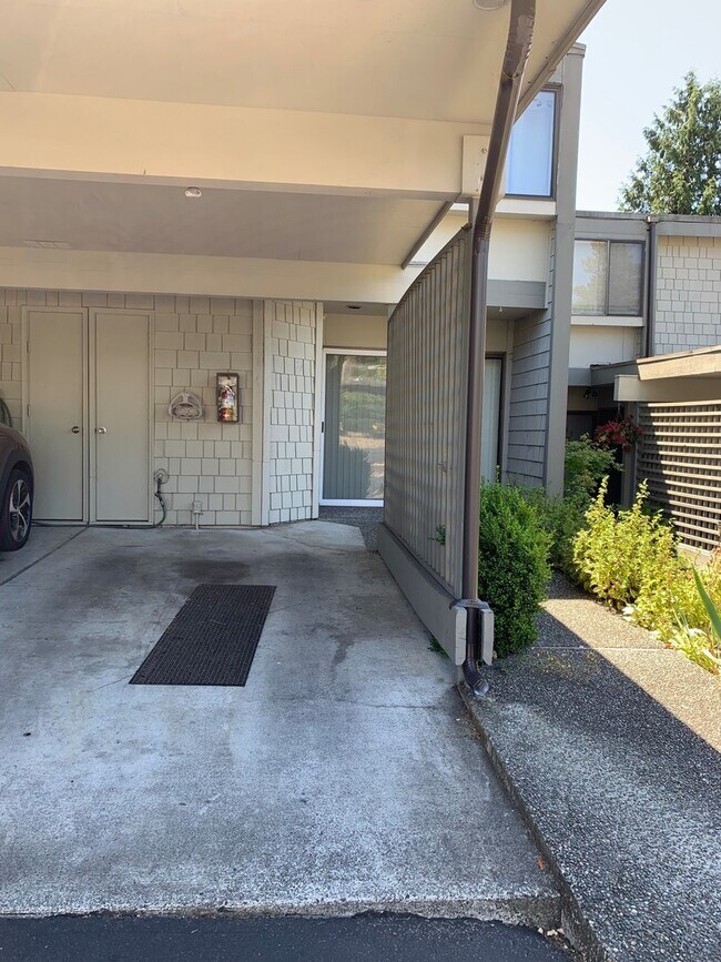 Foto del edificio - LakeView, Mount lake terrace - 2 bed 1.5 b...