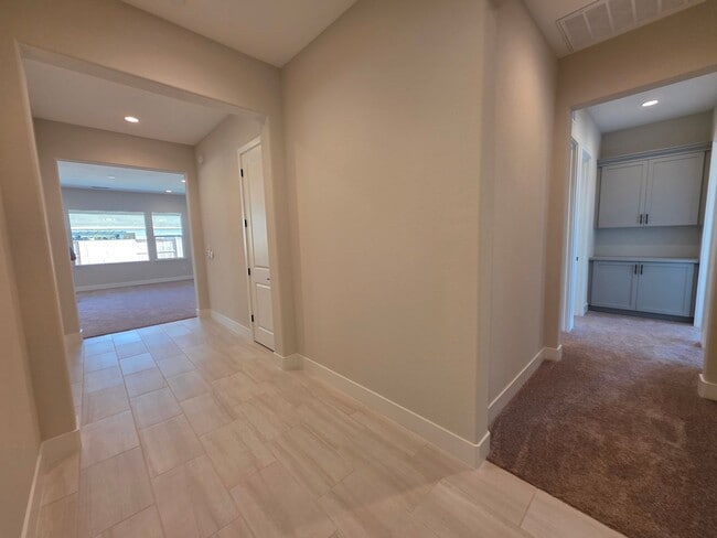 Building Photo - New construction 3 bedroom in Lodi!