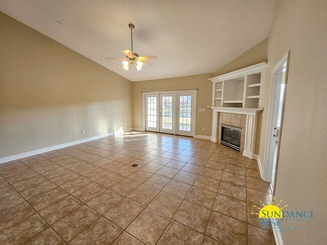 Foto del edificio - Lakefront Home with Community Pool in Destin!