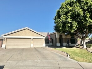 Building Photo - 723 W Leah Ct