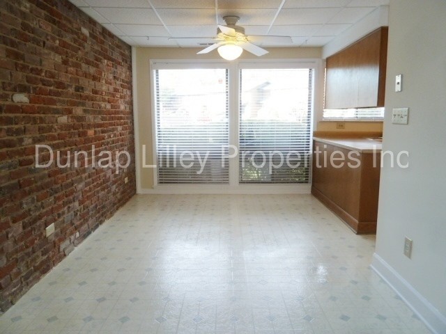 Building Photo - 1401 Oak Tree Dr