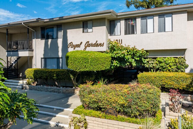 Entrada comunitaria - Royal Gardens Arcadia