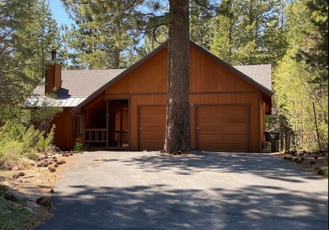 Building Photo - 12250 Snowpeak Way