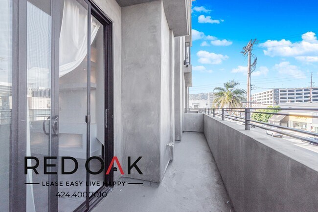 Foto del edificio - 8811 1/5 Burton Way-209