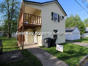 Building Photo - 919 E 6th St