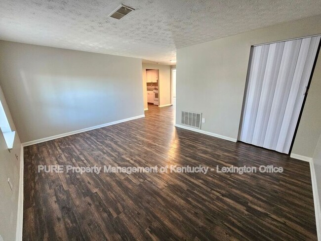 Foto del edificio - 427 Cardwell Ave