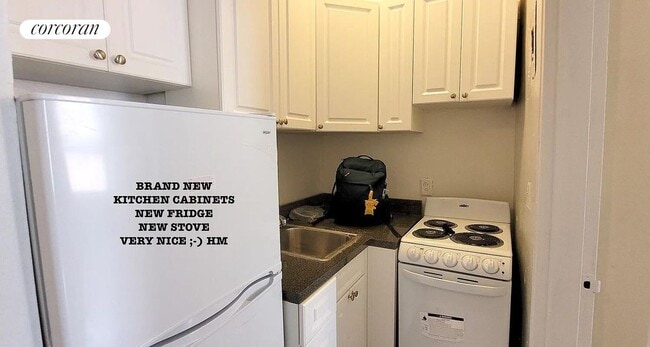 Building Photo - 1670 York Ave