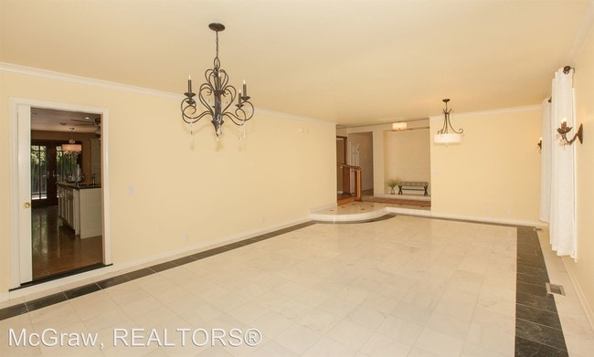 Building Photo - 6 br, 4 bath House - 3215 E. 73rd Place
