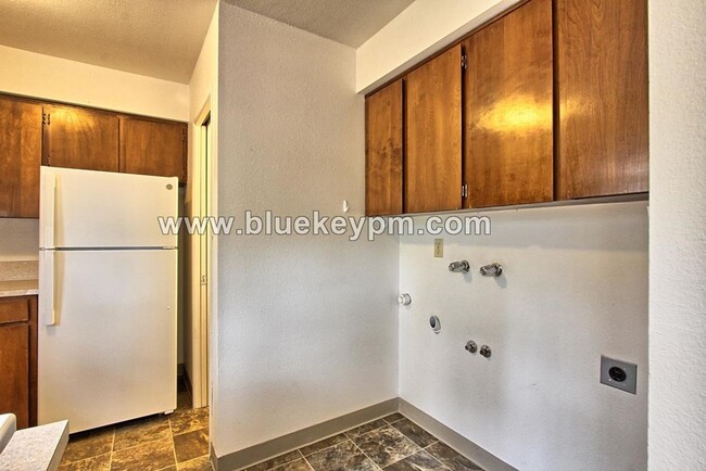 Foto del edificio - 2 Bed, 1.5 Baths Duplex in Hearthwood Neig...