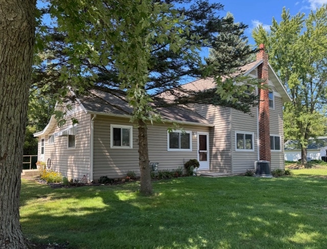 Building Photo - W370S1673 Utica Rd