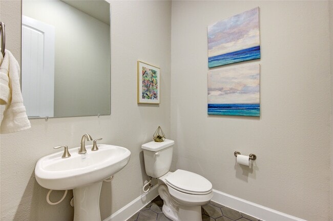 Building Photo - 811 Malone St