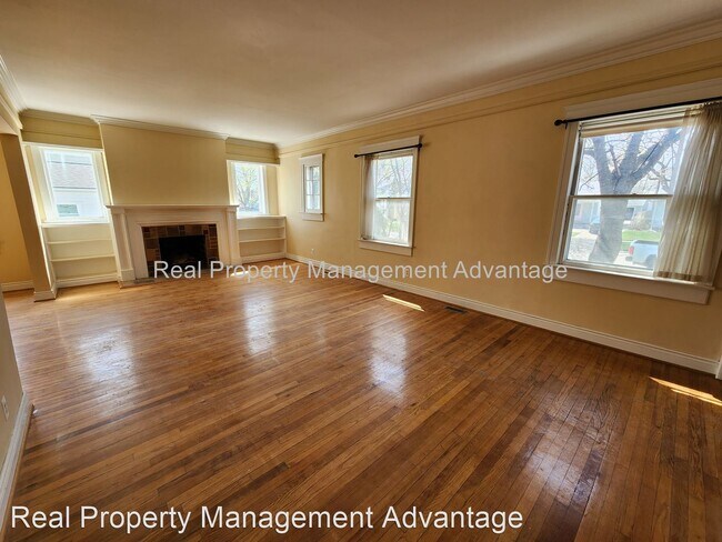 Building Photo - 4 br, 1.5 bath House - 3036 Royal Ave.