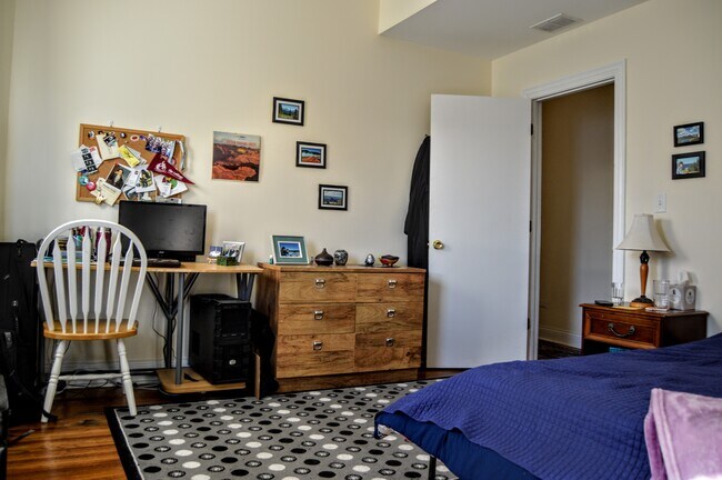 Bedrooms ideal place to study - 1911 Asbury Ave