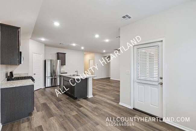 Foto del edificio - 3425 Molly Dr