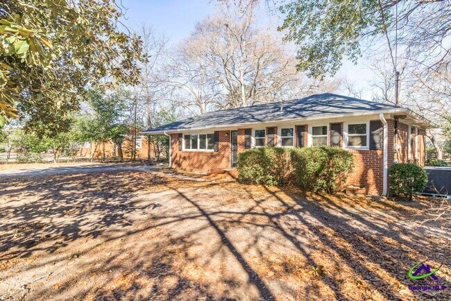 Building Photo - 718 Oakview Square