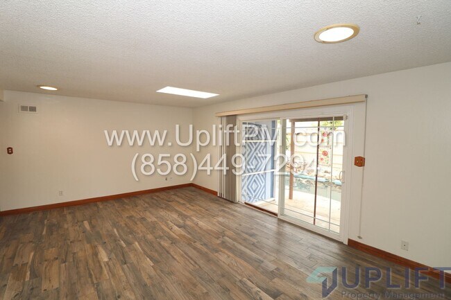Building Photo - Spacious 3-Bed 2-Bath Home with Pool