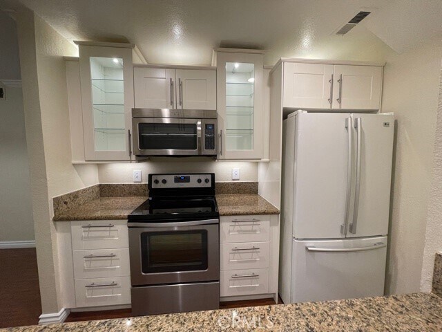 Foto del edificio - 10655 Lemon Ave