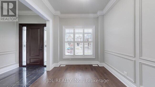 Photo du bâtiment - 87 Bremner St