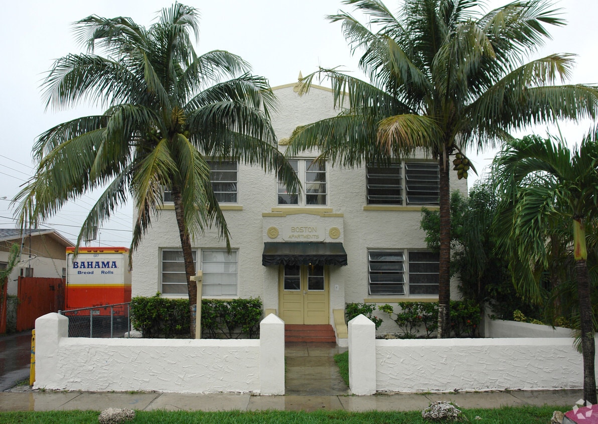 Primary Photo - 1714 SW 11th Ter