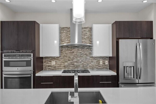 Foto del edificio - 10245 NW 63rd Terrace