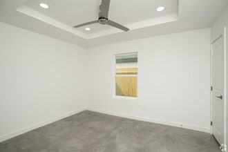 Building Photo - 4004 Peach Ln