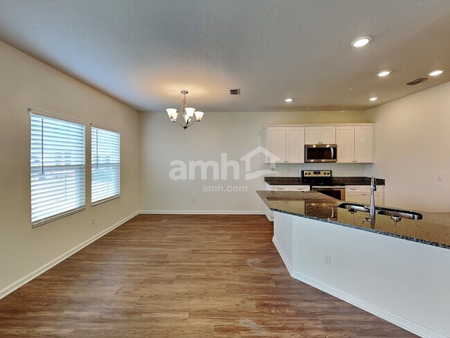 Building Photo - 205 W Jayce Wy