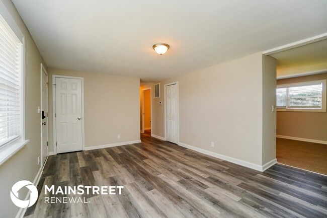 Foto del edificio - 357 Amesbury Dr