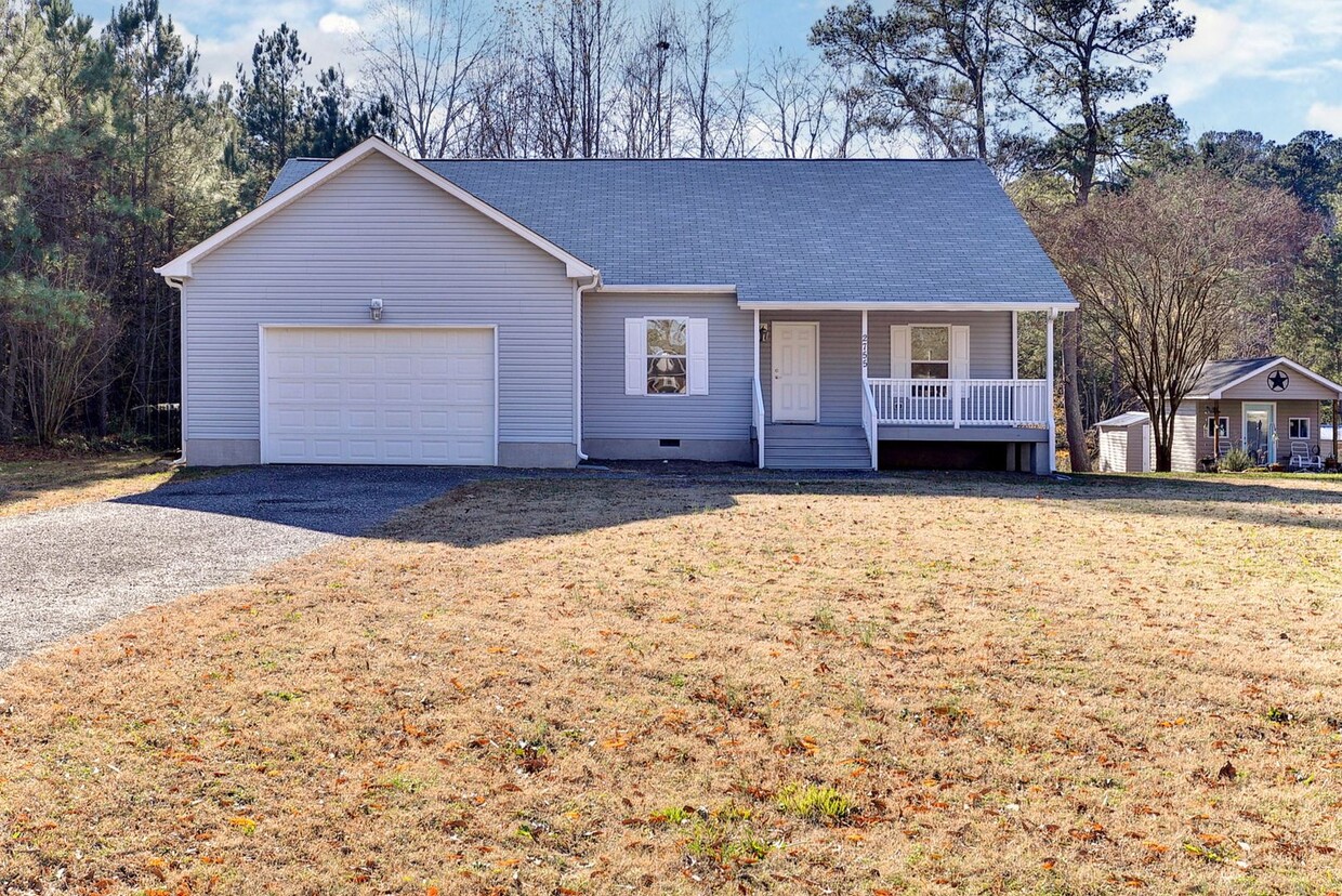 Primary Photo - Rancher with backyard views