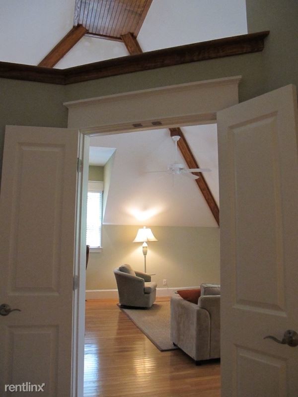 Building Photo - 1 br, 1 bath Apartment - 61 Park Way