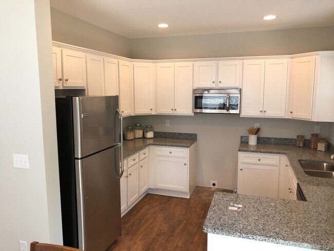 Foto del edificio - Lovely 4 Bedroom Home in Salisbury in Oakv...