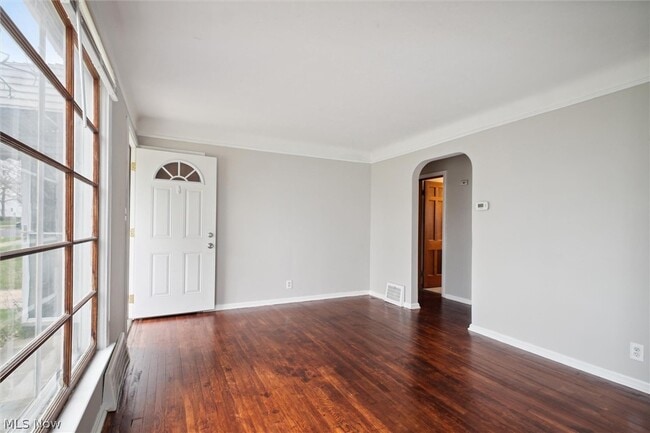Building Photo - 14116 Krems Ave