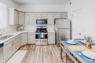 Building Photo - Courtside Apartments