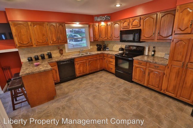 Building Photo - 3 br, 3 bath House - 4411 Pierce Street