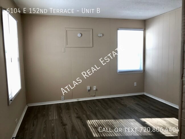 Building Photo - 6104 E 152nd Terrace - Unit B